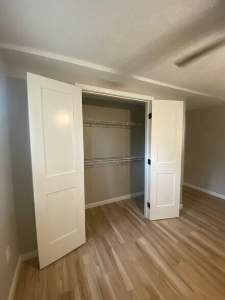 Building Photo - 403 Palomino Ct