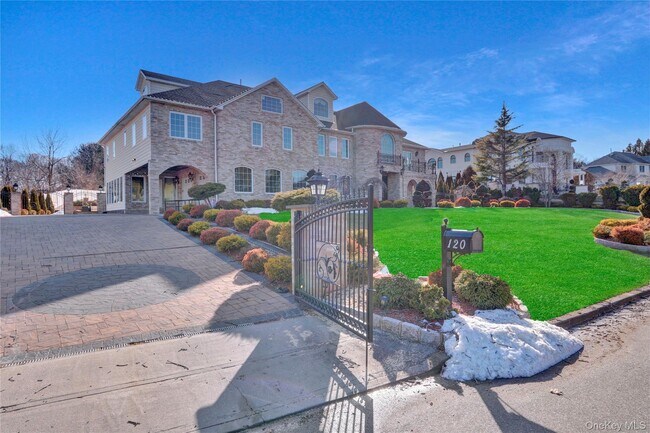 Building Photo - 120 Majestic Dr