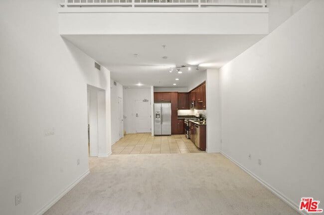 Building Photo - 629 Traction Ave