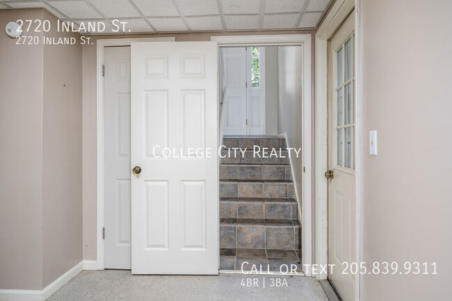 Building Photo - 2720 Inland St