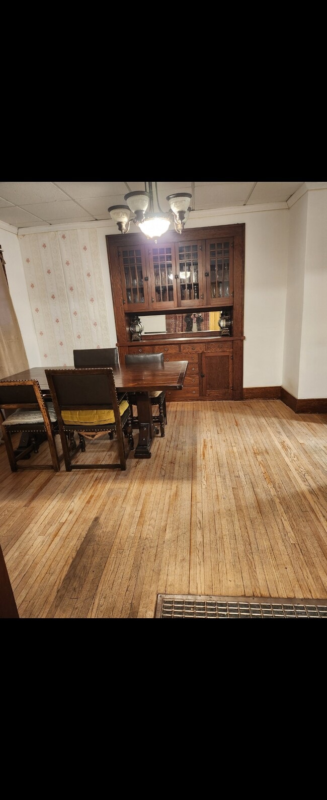 Building Photo - 616 2nd Ave NE