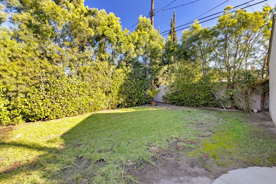 Building Photo - 7716 Teesdale Ave