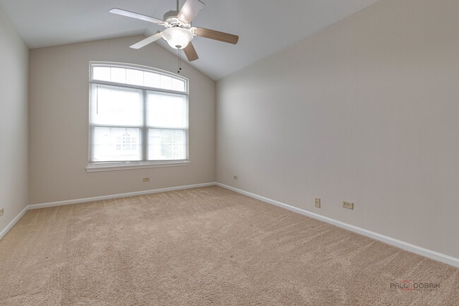 Building Photo - 45 S Oakhurst Dr