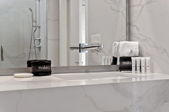 Building Photo - 9955 E County Hwy 30A