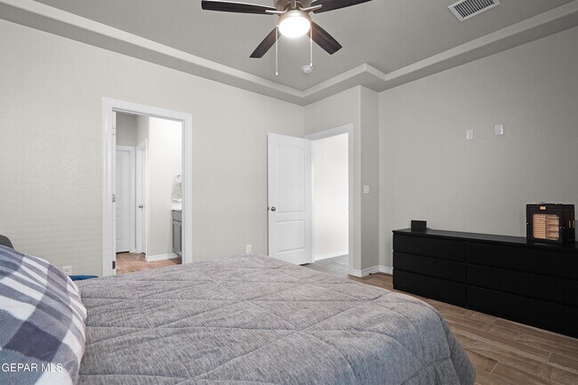 Building Photo - 7437 Schweitz Ct