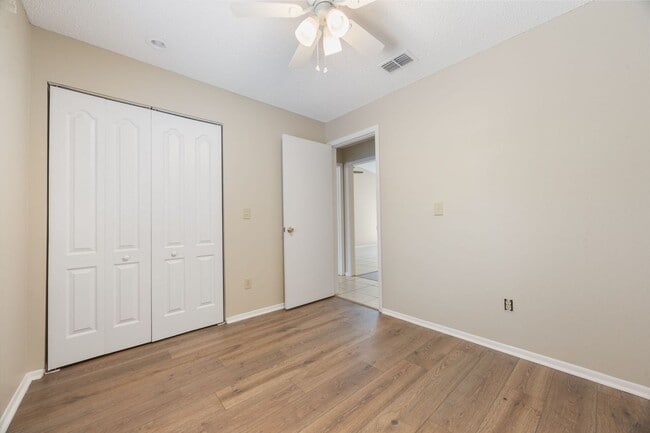 Building Photo - New Winter Garden Rental