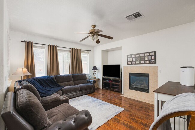 Building Photo - 6960 Rioja Ct