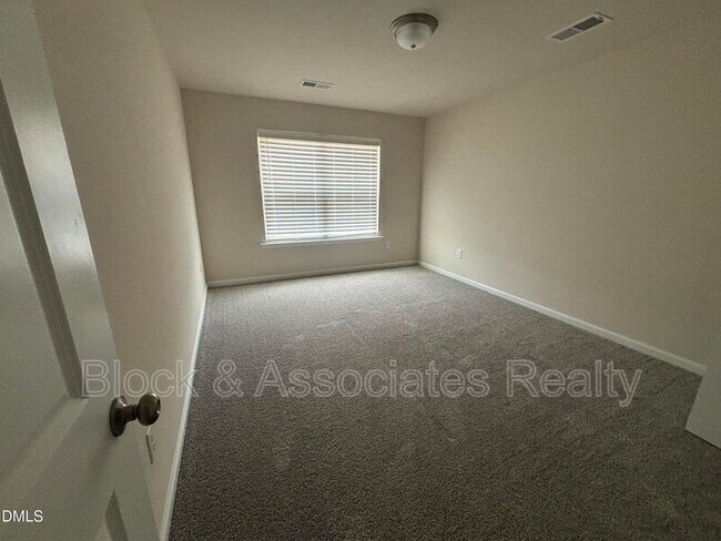 Building Photo - 268 Abbots Ml Dr