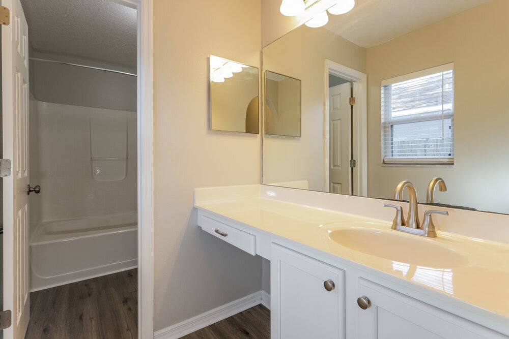 Building Photo - 12932 Kings Lake Dr