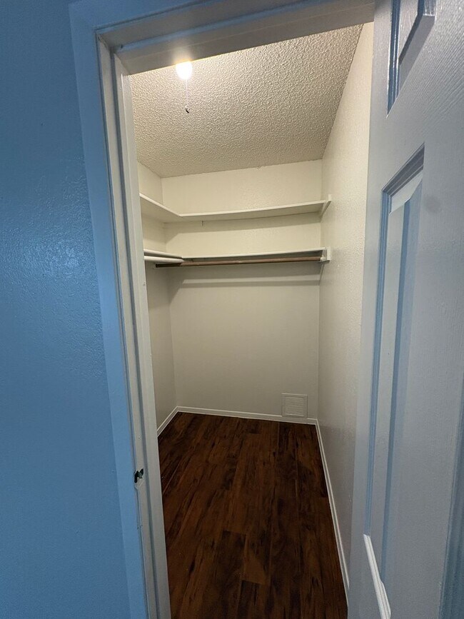 Building Photo - 806 Sirocco Dr