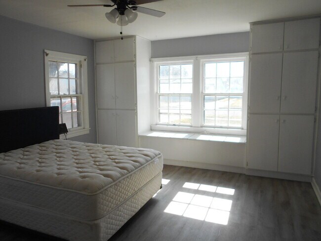 Building Photo - 2614 31st St