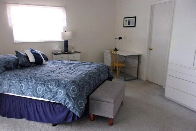 Building Photo - 1225 NW 21st St