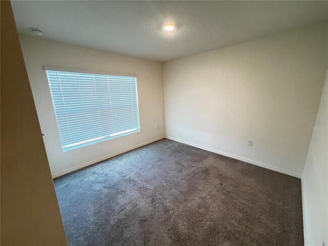 Building Photo - 586 W Twisted Oaks Dr