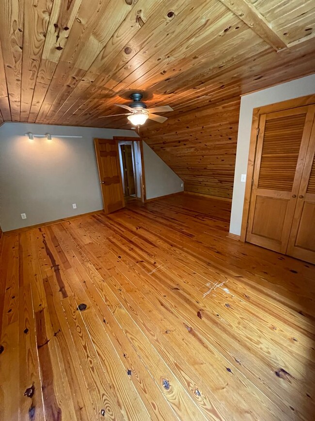 Building Photo - 504 Stuart Williams Rd