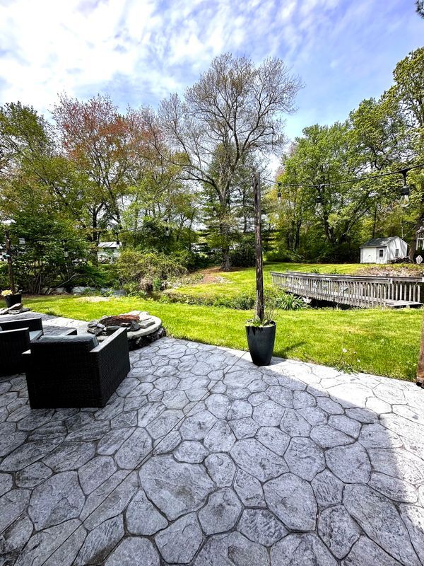 Building Photo - 10 Herster Dr