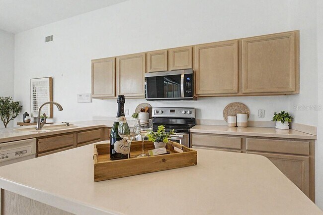 Building Photo - 20811 SW 81st Loop