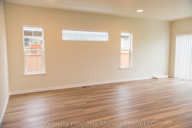 Building Photo - Charming Single Level Home in Culver!