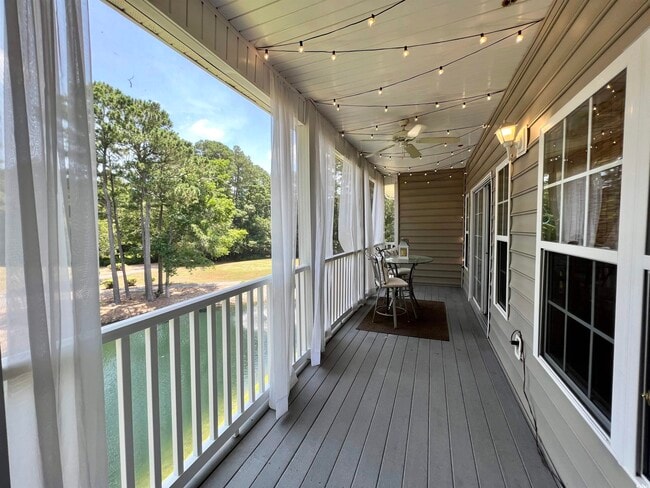 Building Photo - 5834 Longwood Dr