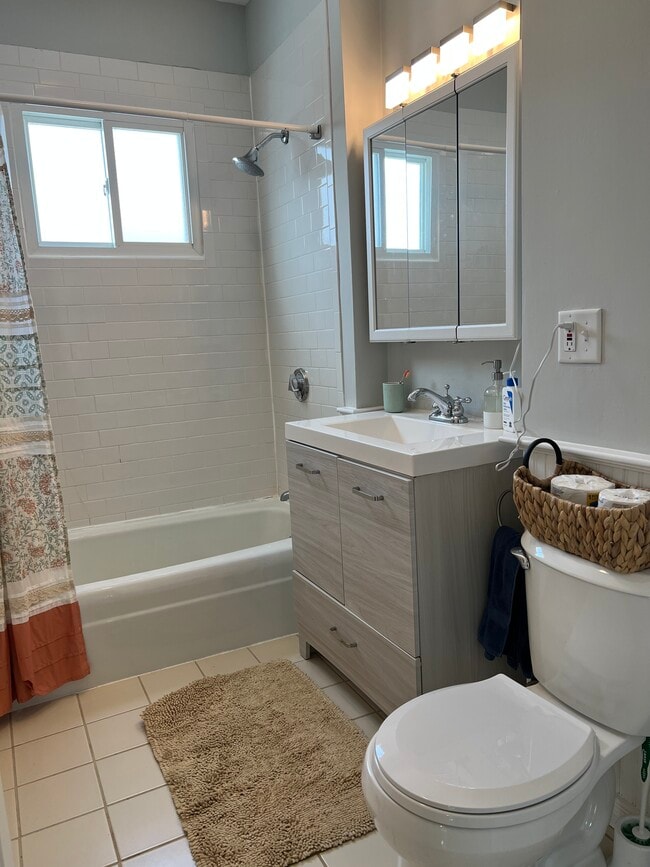 Building Photo - 307 Highland Ave