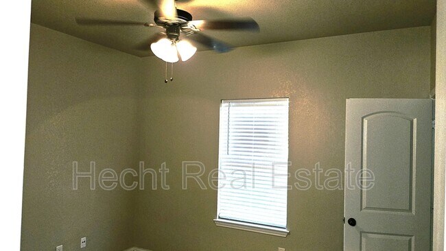 Building Photo - 262 Rosalie Dr