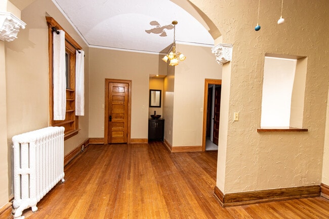Building Photo - 2836 E Belleview Pl