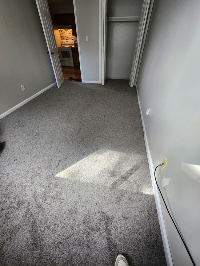 Building Photo - 2 Bedroom Condo in Clinton Township