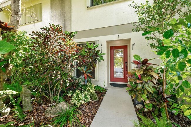 Building Photo - 3020 S Oakland Forest Dr