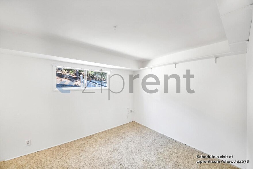 Building Photo - 129 Zermatt Dr