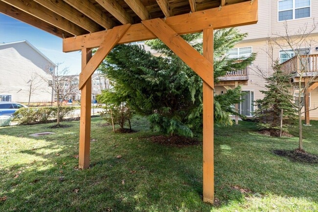 Building Photo - 1302 Hights Farm Rd N