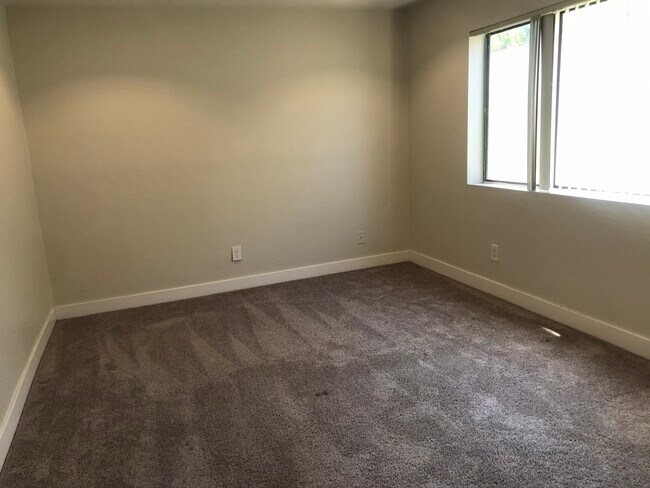 Luxury bedroom - 3414 Jasmine Ave