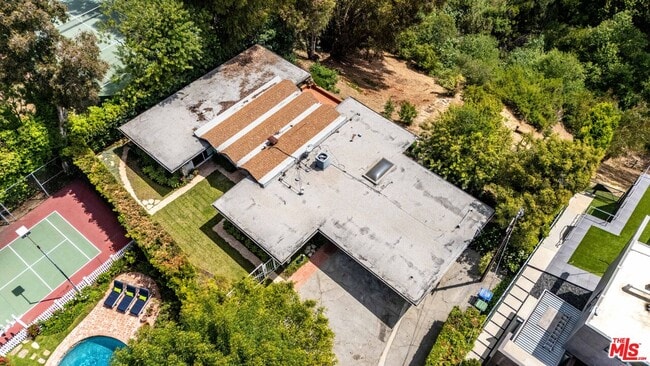 Building Photo - 656 N Bonhill Rd