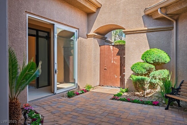 Building Photo - 9233 Canyon Mesa Dr