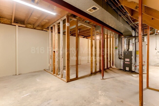 Building Photo - 164 SW Robin Rd