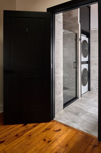 Building Photo - 403 E 33rd St