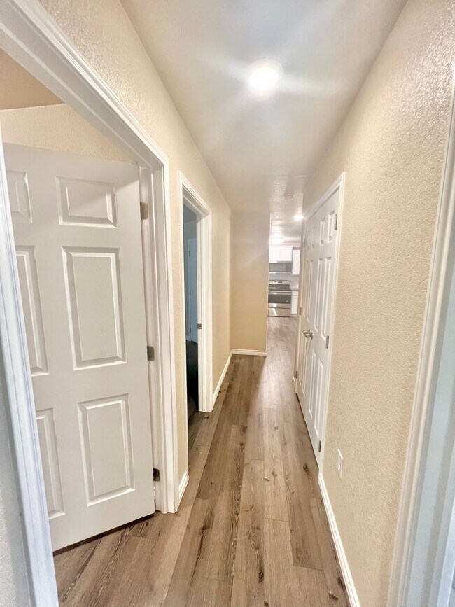 Building Photo - Cute 3 Bed Duplex in Temple!