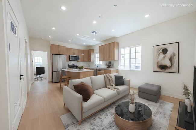 Building Photo - Modern Upstairs 3-Bed/2-Bath at 4222 – Two...