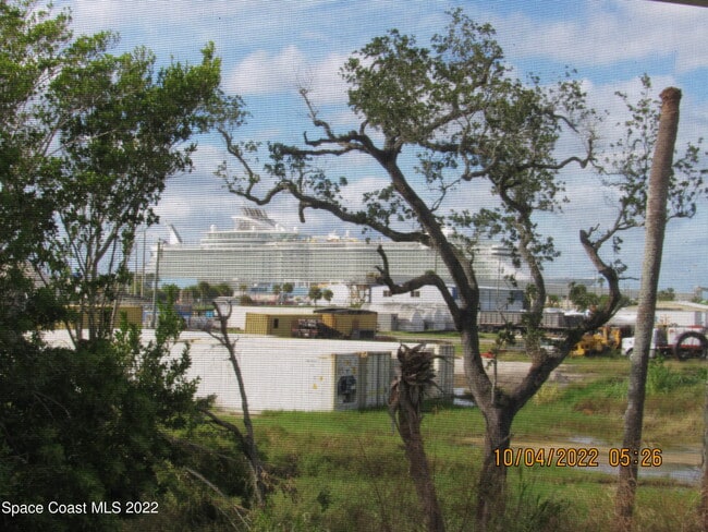 Building Photo - 180 Portside Ave