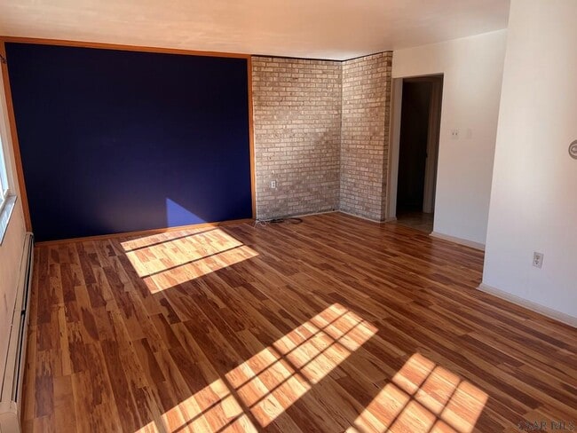 Building Photo - 120-122 Berkey Dr