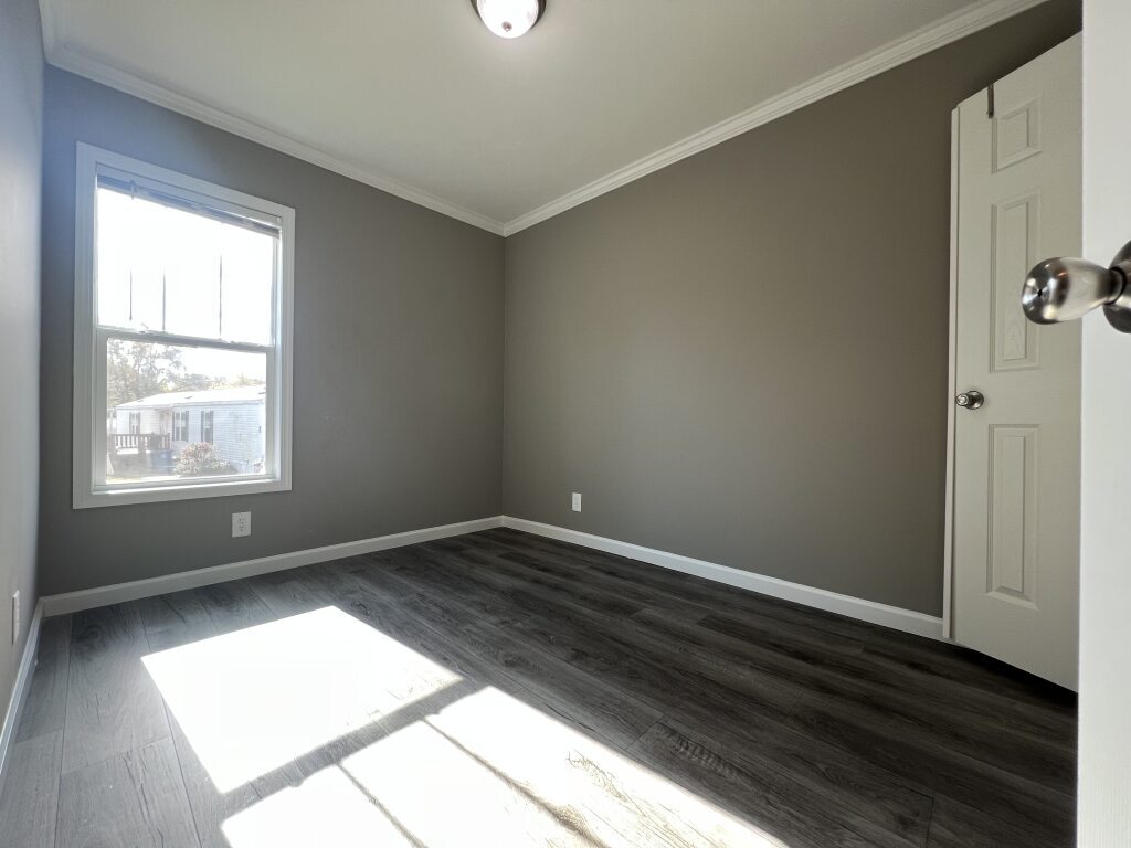 Building Photo - 215 Red Spruce Cir