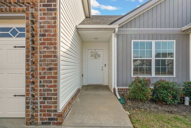 Building Photo - 1062 Whitney Dr