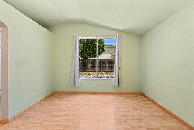 Building Photo - 8753 Redwood Grove Way