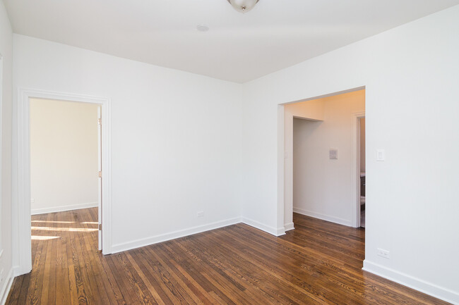 Building Photo - 6571 N Lakewood Ave