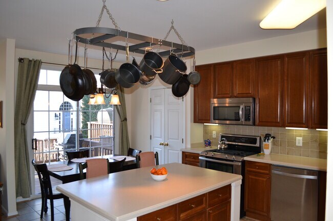 Building Photo - 3163 Grovehurst Pl