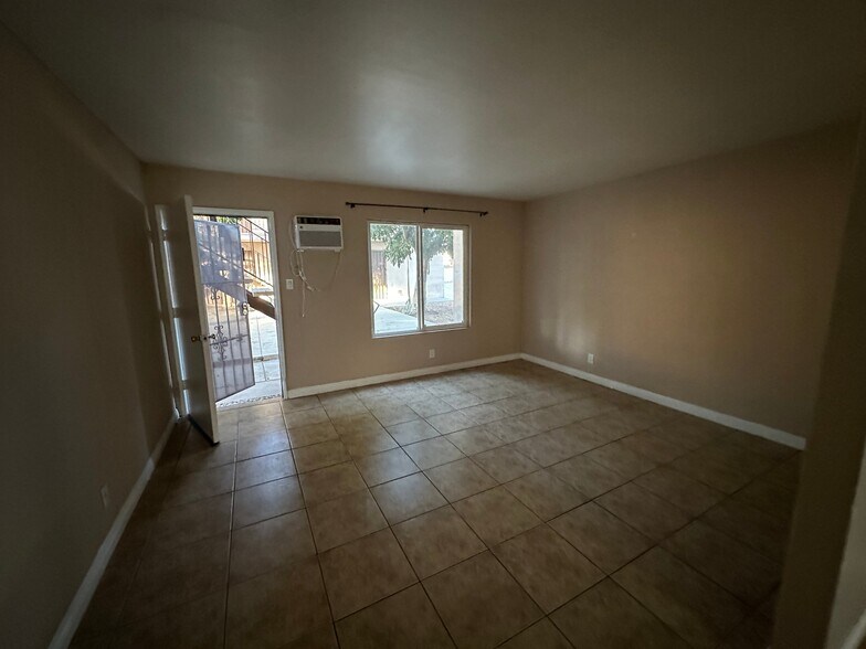 Building Photo - 14424 Flallon Ave