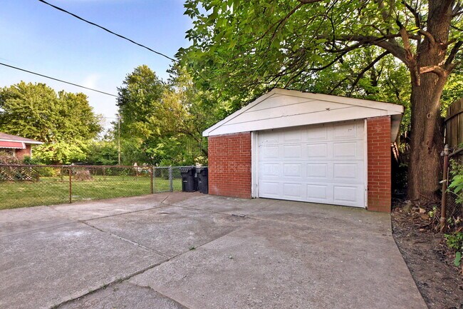 Building Photo - 3534 Terrier Ln