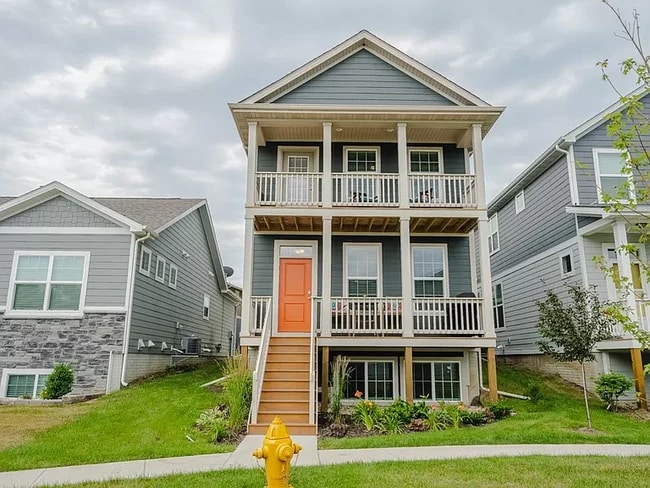 Primary Photo - 2697 165th Ln