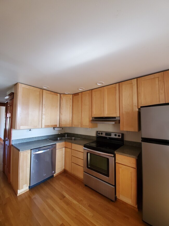 Building Photo - 5788 Pershing Ave