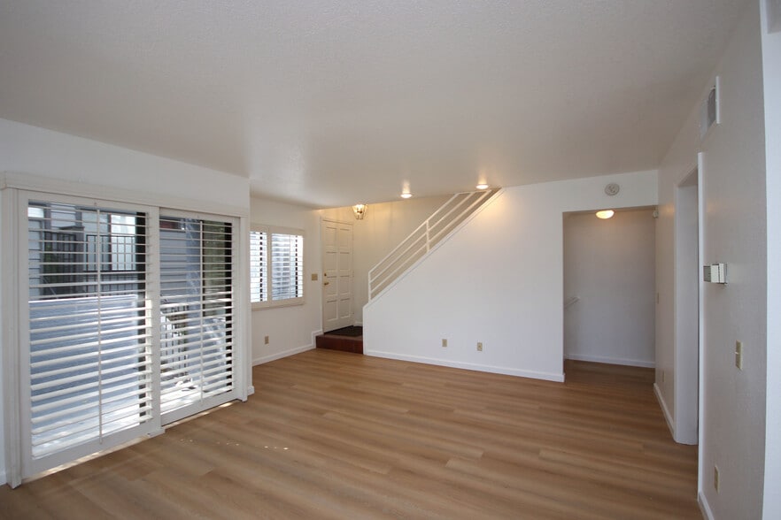 Building Photo - 311 E Glenarm St