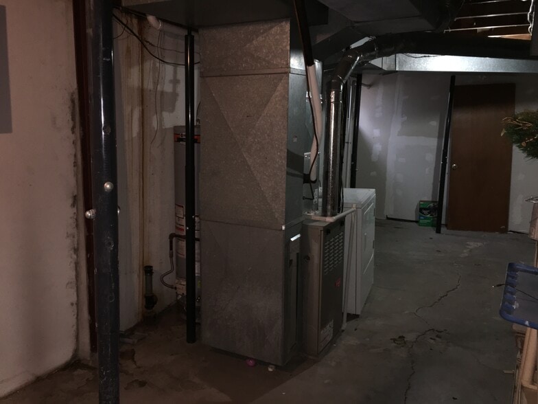 Building Photo - 2409 Manchester Rd