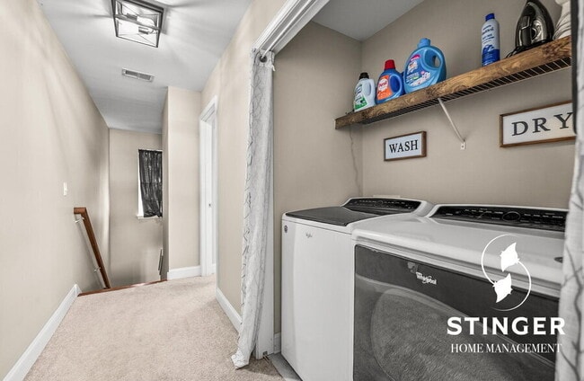 Building Photo - 332 Dante Cir